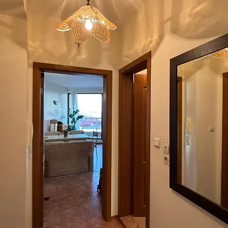 Cozy With 2 Bedrooms And Sea View Lejlighed